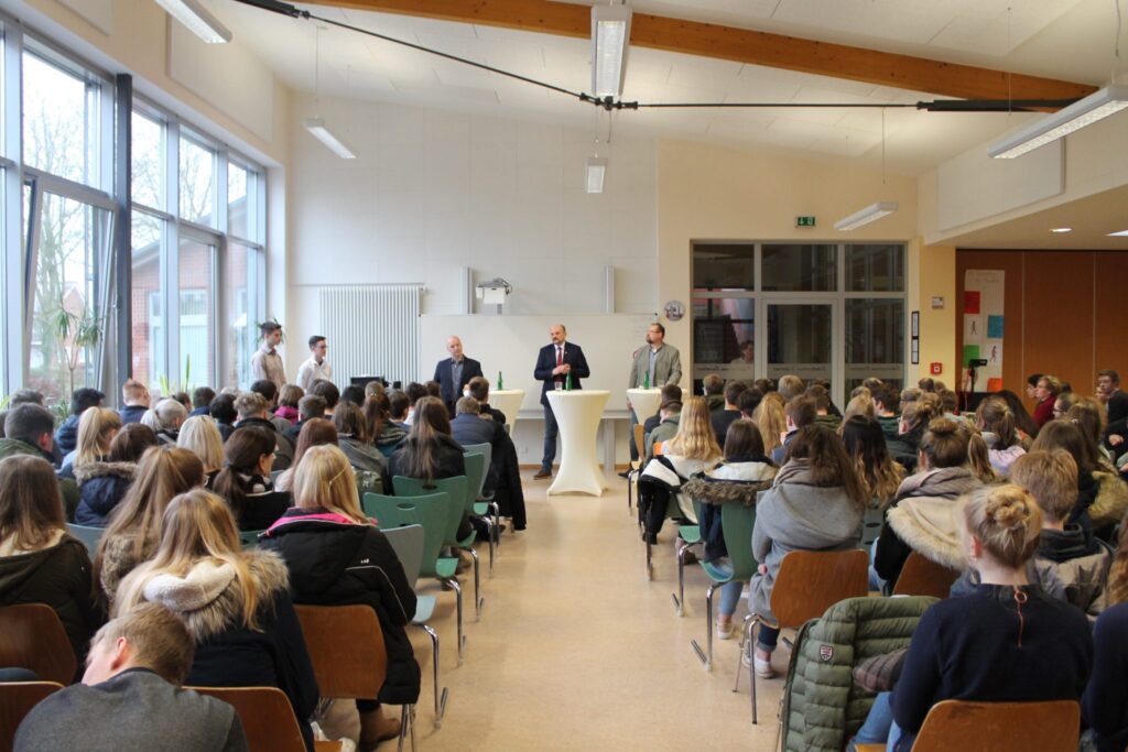 Foto 3 von 3: Podiumsdiskussion war ein voller Erfolg