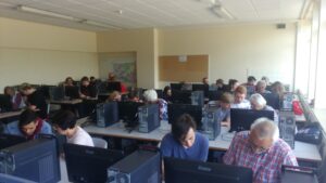 Foto zum Beitrag: SchülerInnen der 10A schulen Senioren