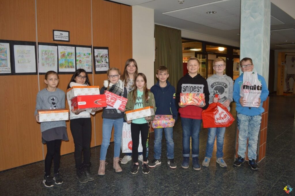 Foto 1 von 5: Weihnachten im Schuhkarton 2018