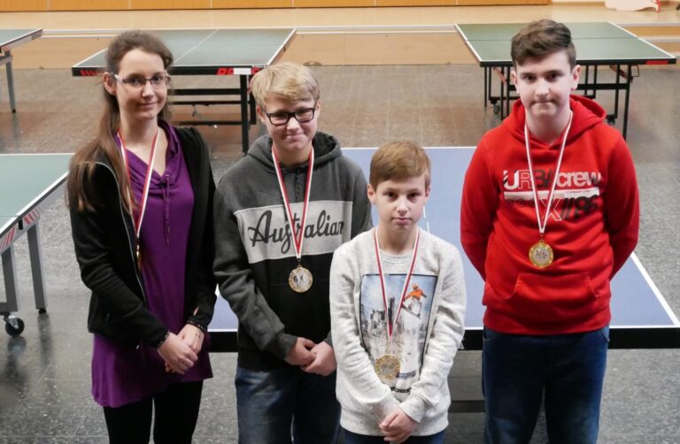 Foto zum Beitrag: Annalena Marks und Doninik Gauß gewinnen Schulmeisterschaft