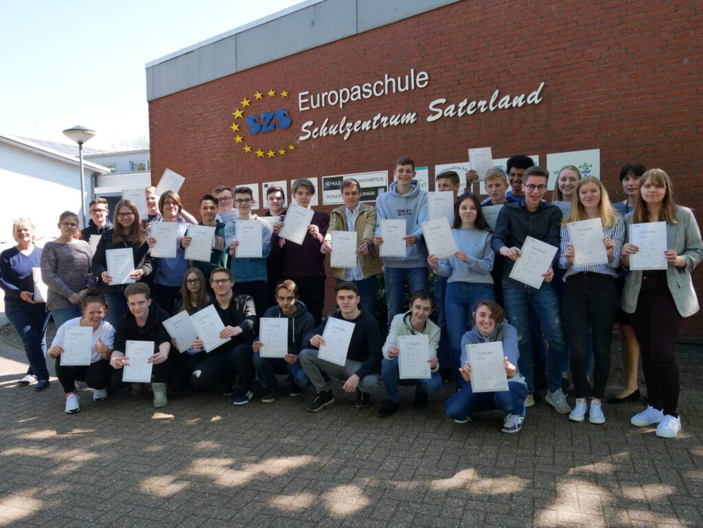 Foto zum Beitrag: CONGRATULATIONS – telc 2019 an der Haupt- und Realschule Saterland