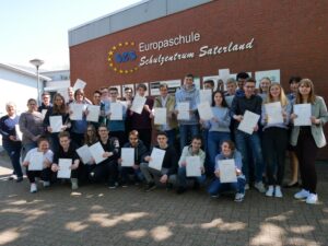 Foto zum Beitrag: CONGRATULATIONS – telc 2019 an der Haupt- und Realschule Saterland