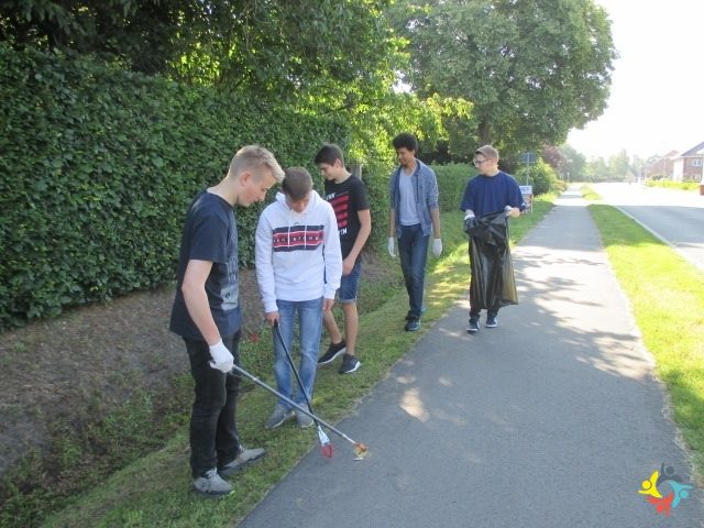 Foto 1 von 6: Umweltaktion der Haupt- und Realschule Saterland