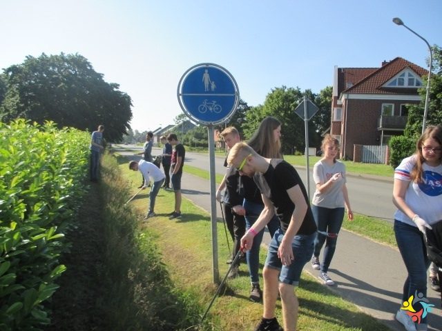 Foto 2 von 6: Umweltaktion der Haupt- und Realschule Saterland