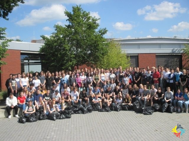 Foto 3 von 6: Umweltaktion der Haupt- und Realschule Saterland