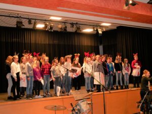 Foto zum Beitrag: Weihnachtsfeier der Klasse 5 und 6