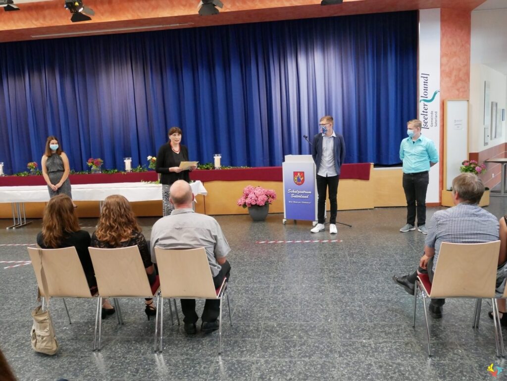 Foto 5 von 10: Eine Schulentlassung der anderen Art