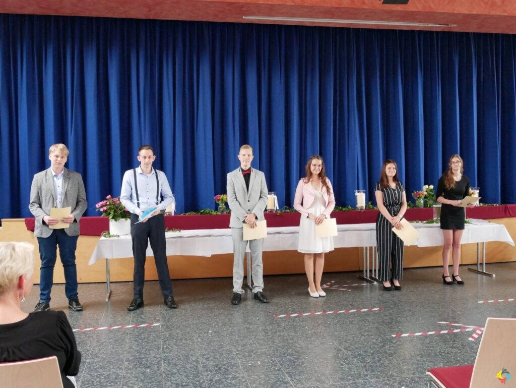 Foto 2 von 10: Eine Schulentlassung der anderen Art