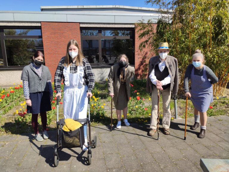 Foto zum Beitrag: Gehen Rentnerinnen und Rentner wieder zur Schule?