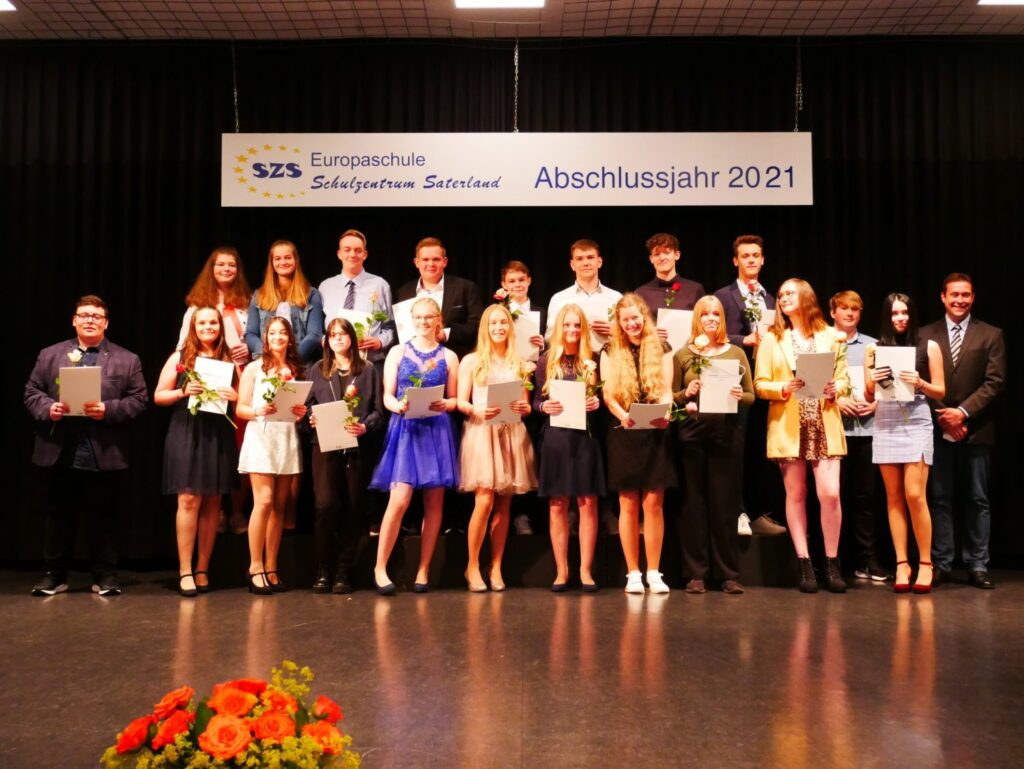 Foto 1 von 7: Zeugnisübergabe in „kleiner Runde“