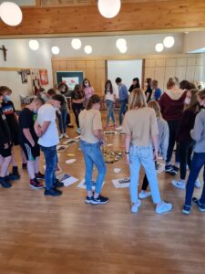 Foto zum Beitrag: Kirche und Schule: Thema „erTRAGbar“
