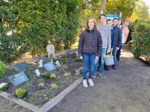 Foto zum Beitrag: Pflege der Kriegsgefangenengräber