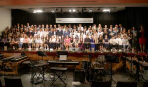 Foto zum Beitrag: 115 Schülerinnen und Schüler der Haupt- und Realschule Saterland nehmen Abschied…