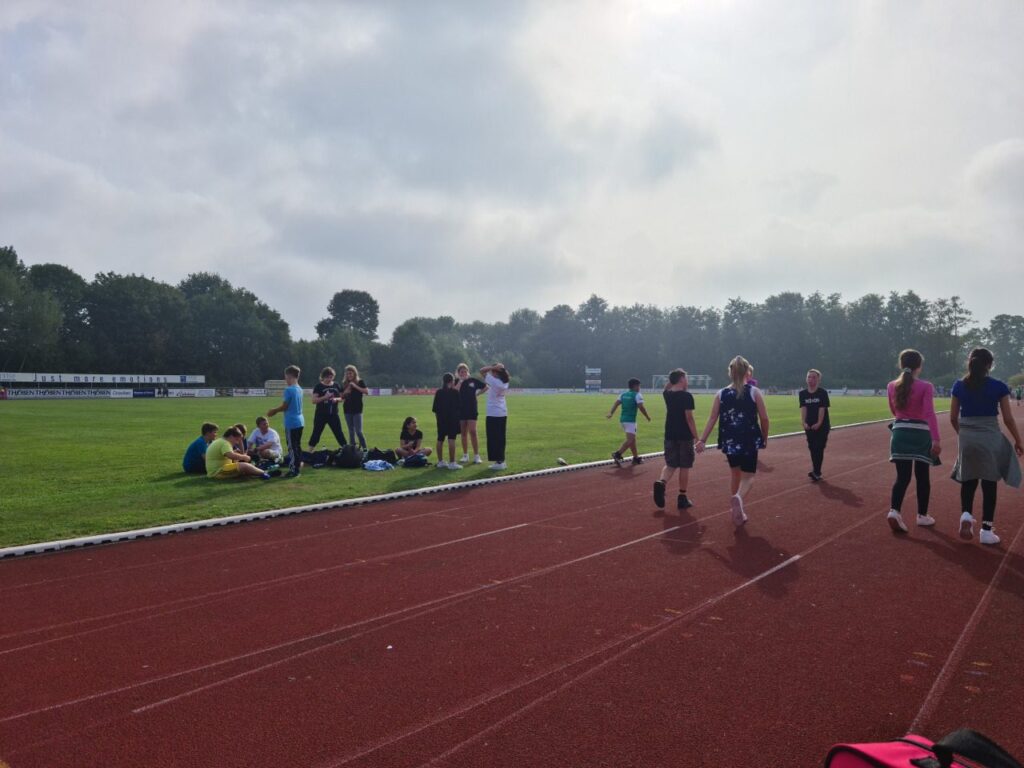 Foto 10 von 11: Sponsorenlauf zugunsten des NABU Ortsgruppe Saterland und des Weißen Rings Oldenburg