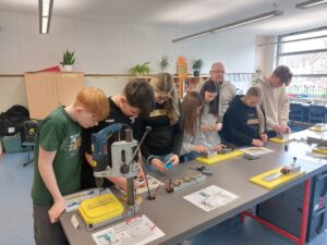 Foto zum Beitrag: Lötkolben und Schraubendreher statt Mathe, Deutsch und Englisch